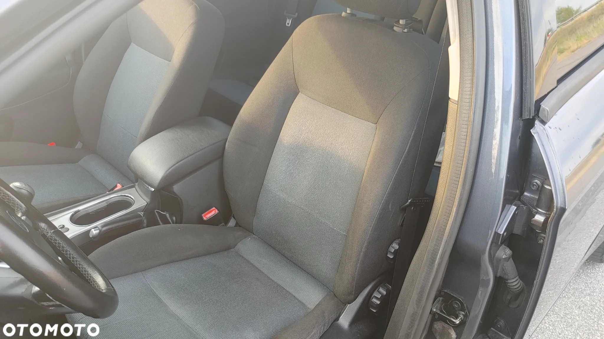 Ford Mondeo 2.0 Ambiente - 8