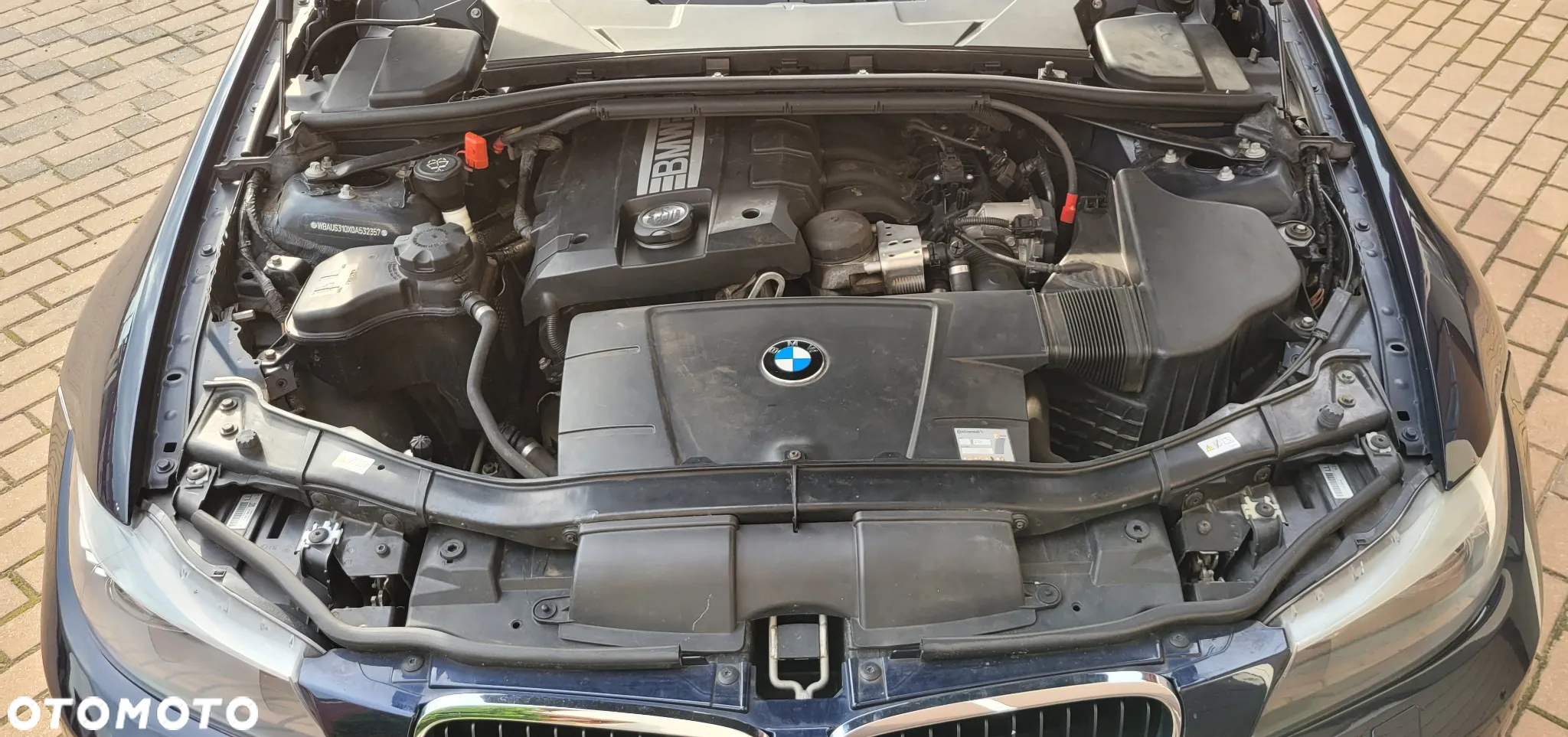 BMW Seria 3 318i Touring - 18