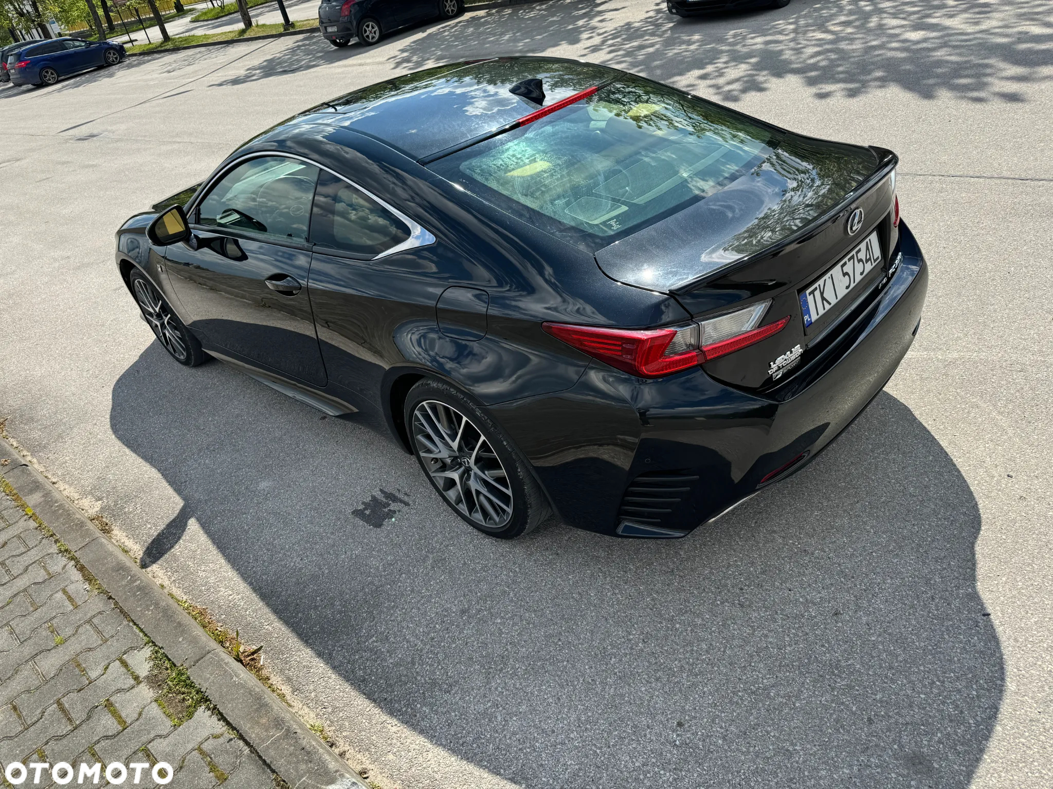 Lexus RC - 12
