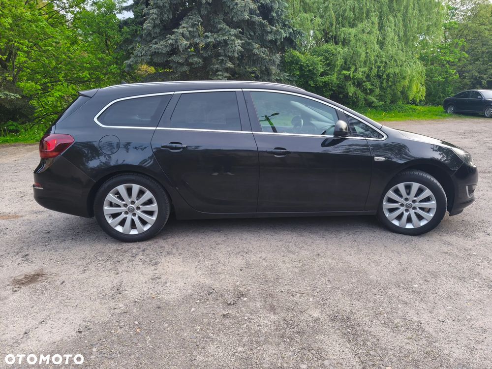 Opel Astra 2.0 CDTI DPF SportsTourer Exklusiv - 21