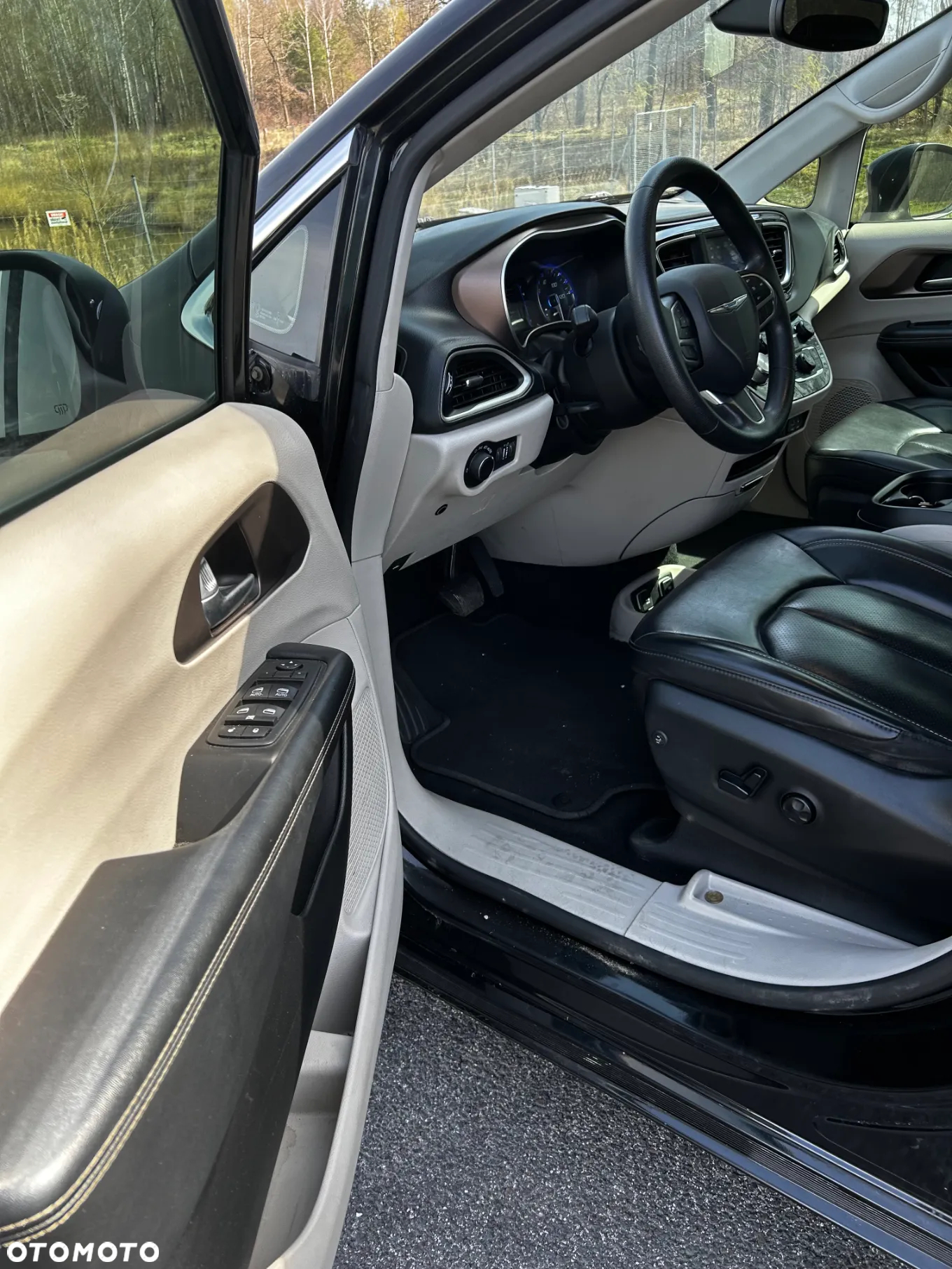 Chrysler Pacifica - 5