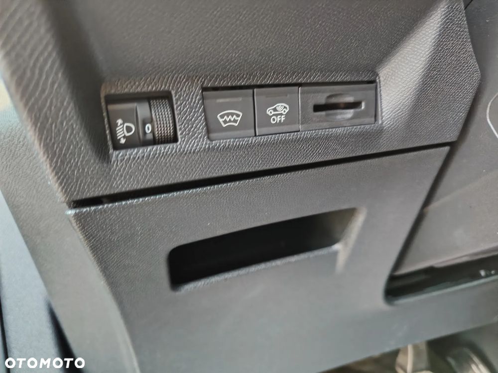 Peugeot 3008 1.2 PureTech mHEV Allure Pack S&S e-DCS6 - 38