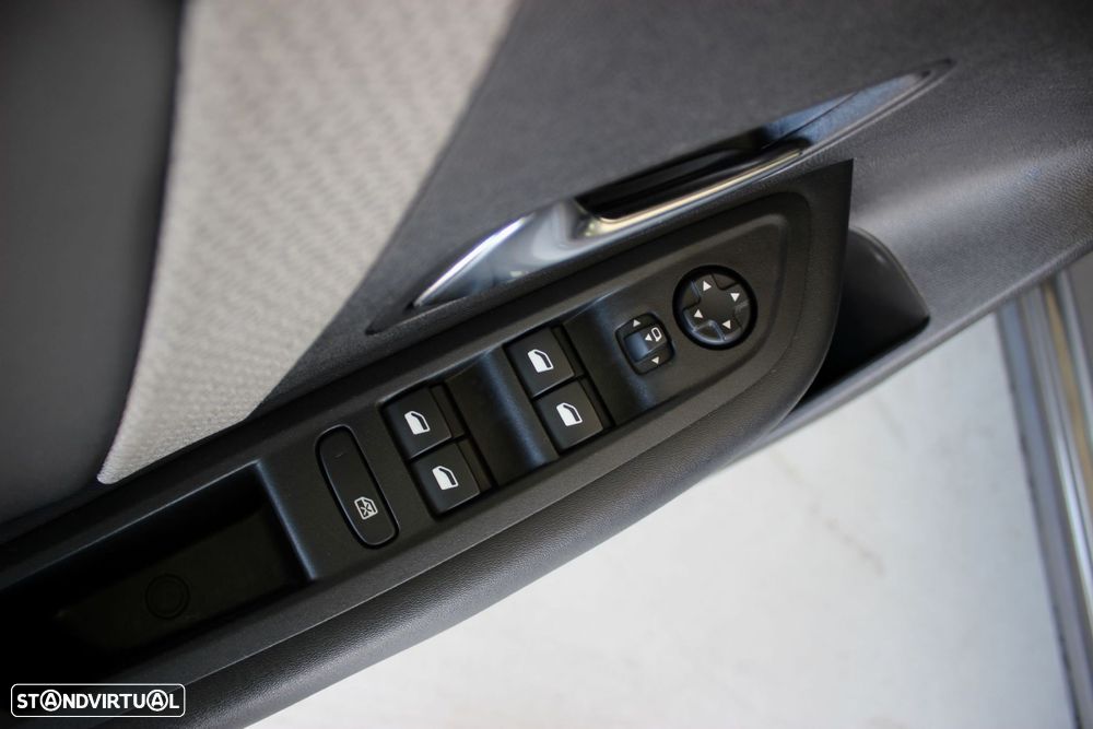 Citroën C4 1.2 PureTech Plus - 12