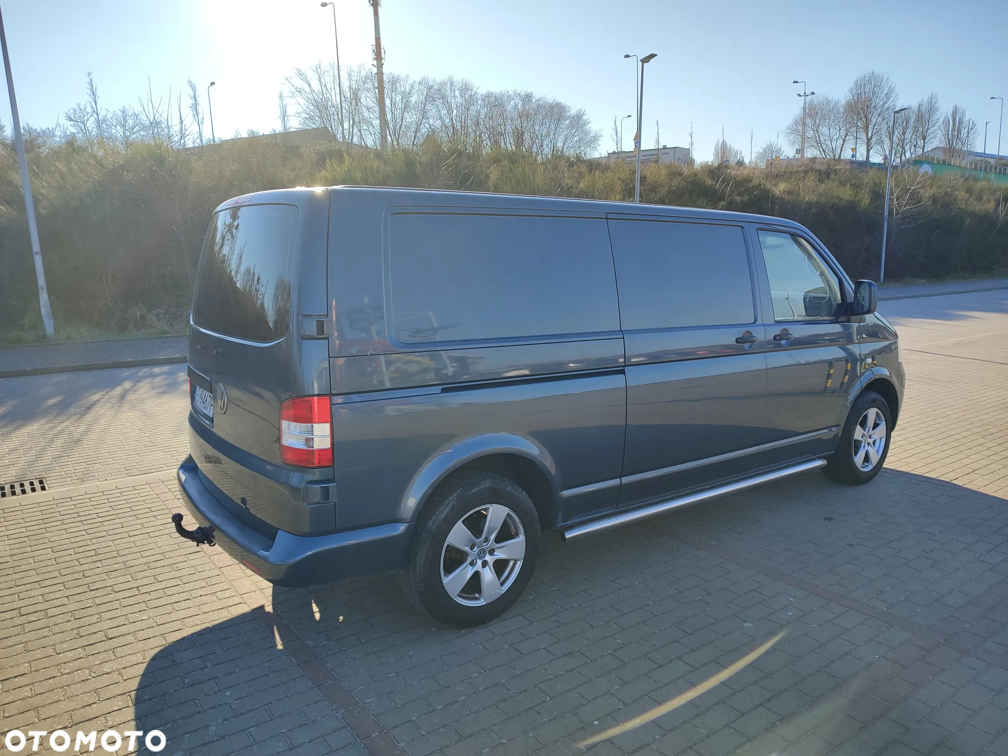 Volkswagen T5 Long L2H1 2.5TDI Klima, Alu, Skrzydełka, Podłokietniki, Po pełnym serwisie - 22