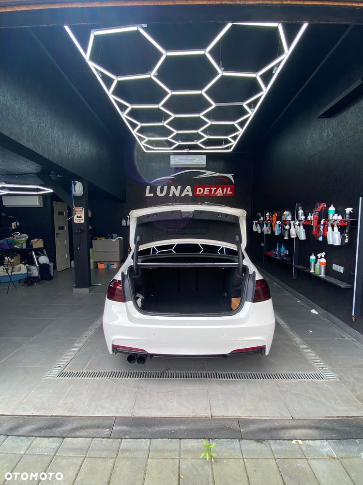 BMW Seria 3 330i xDrive Edition Luxury Line Purity - 7