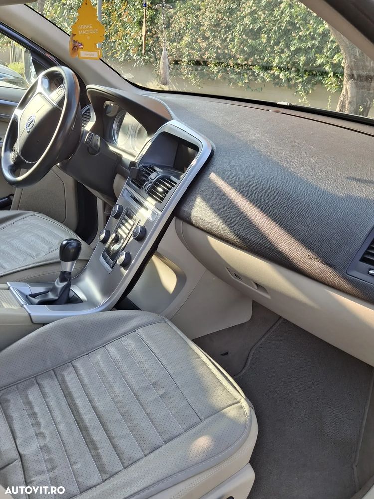 Volvo XC 60 D3 AWD Momentum - 10