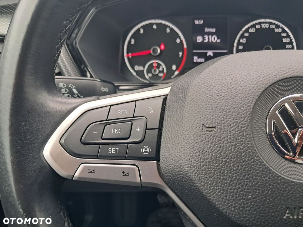 Volkswagen T-Cross - 13