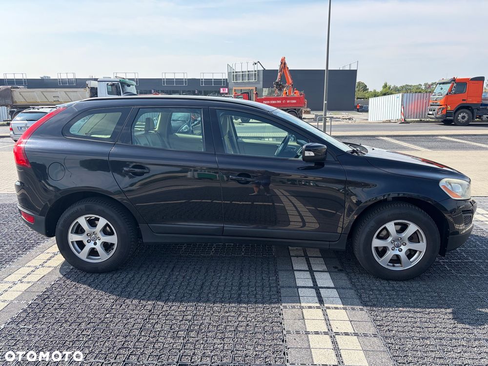 Volvo XC 60 DRIVe R-Design - 9