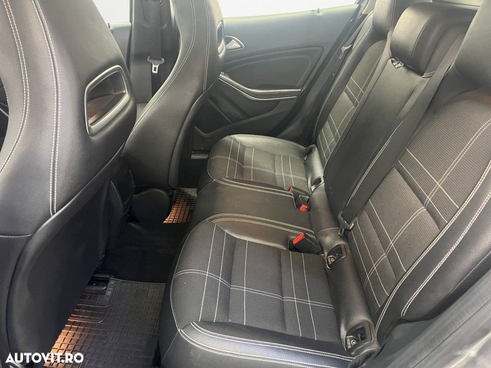 Mercedes-Benz GLA - 14