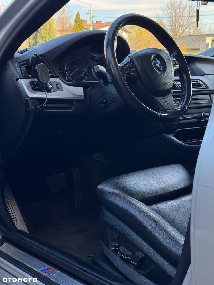 BMW Seria 5 530d xDrive - 10
