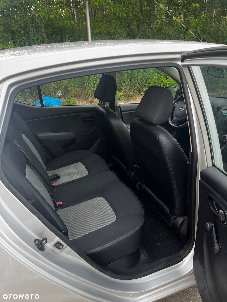 Hyundai i10 - 10