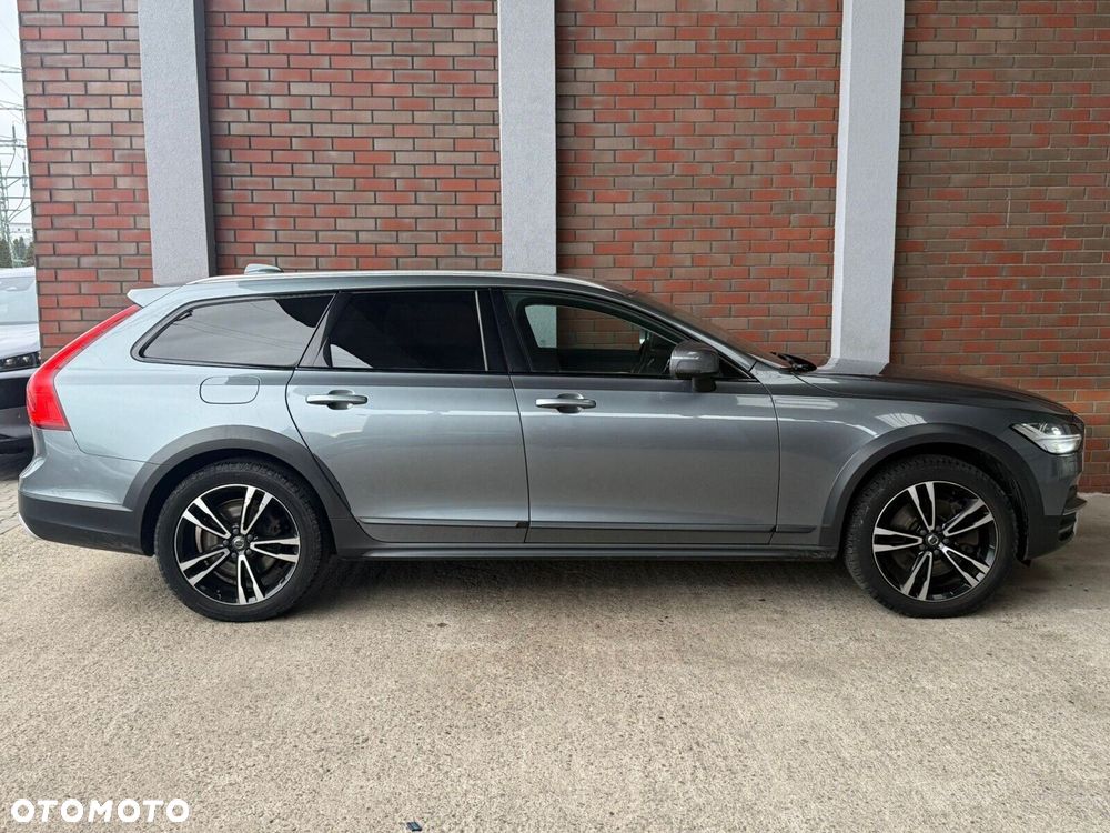 Volvo V90 Cross Country - 7