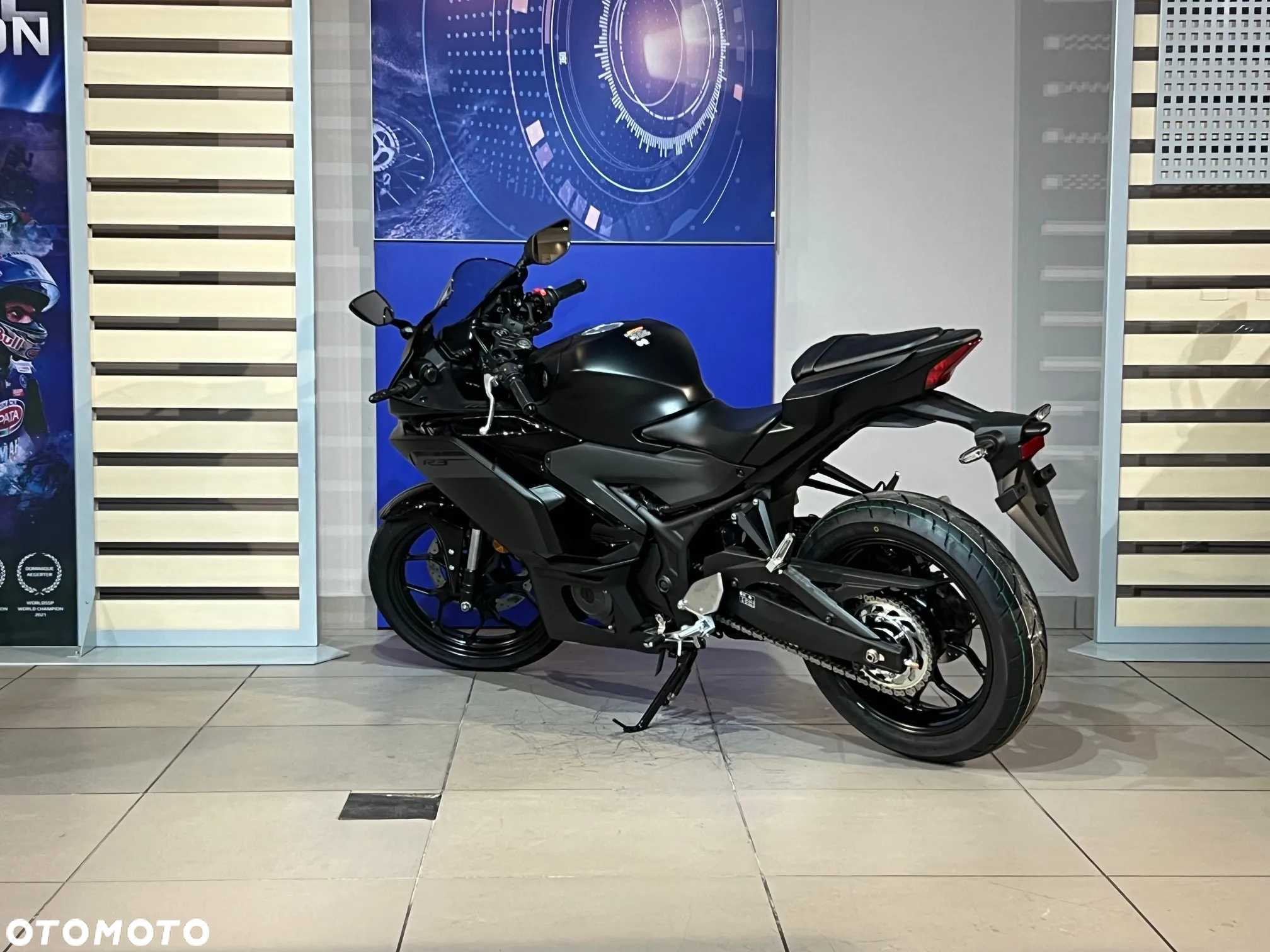 Yamaha R3 - 3