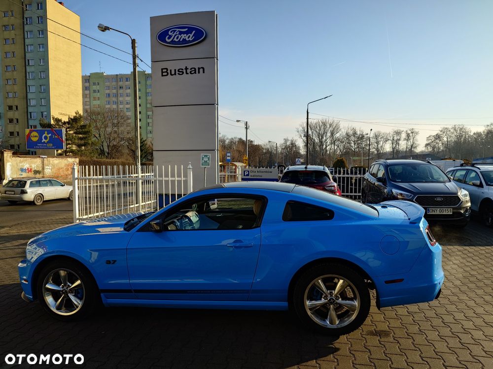 Ford Mustang - 8