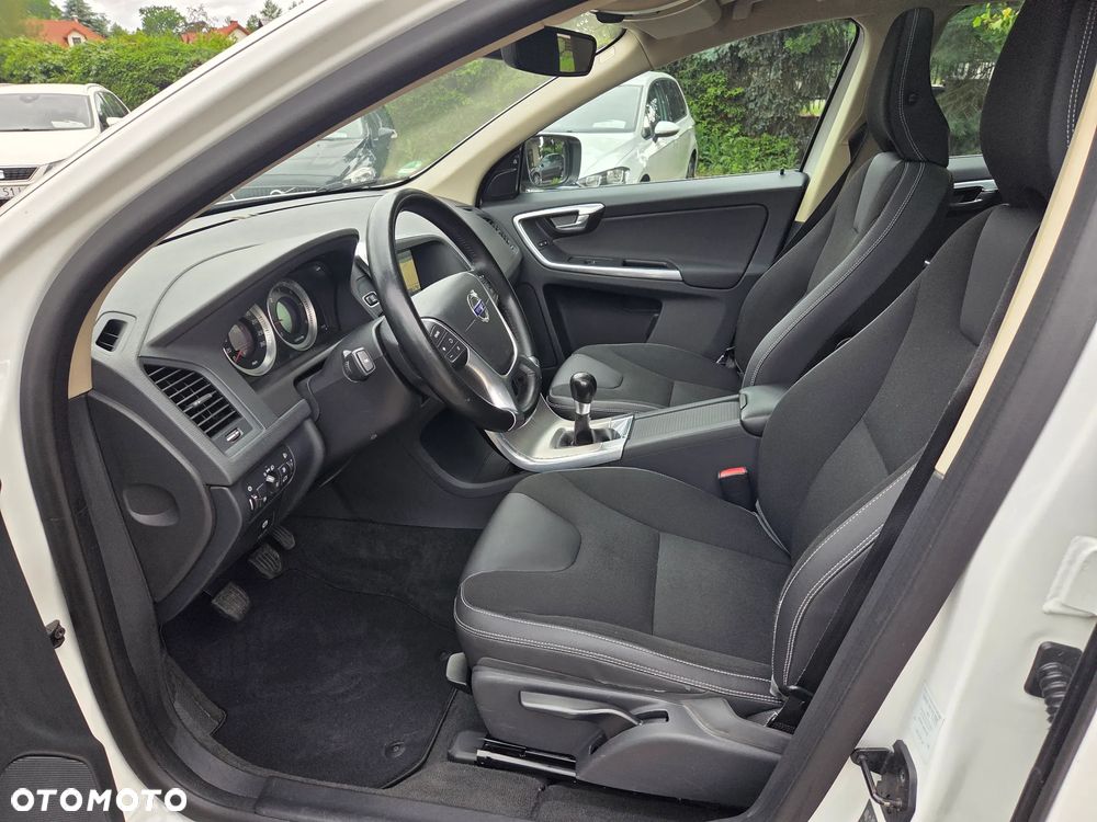 Volvo XC 60 D3 Momentum - 11