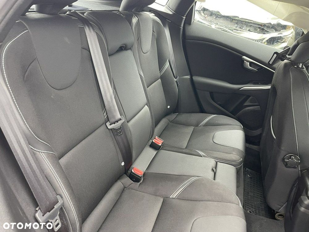 Volvo V40 D2 Geartronic Momentum - 9