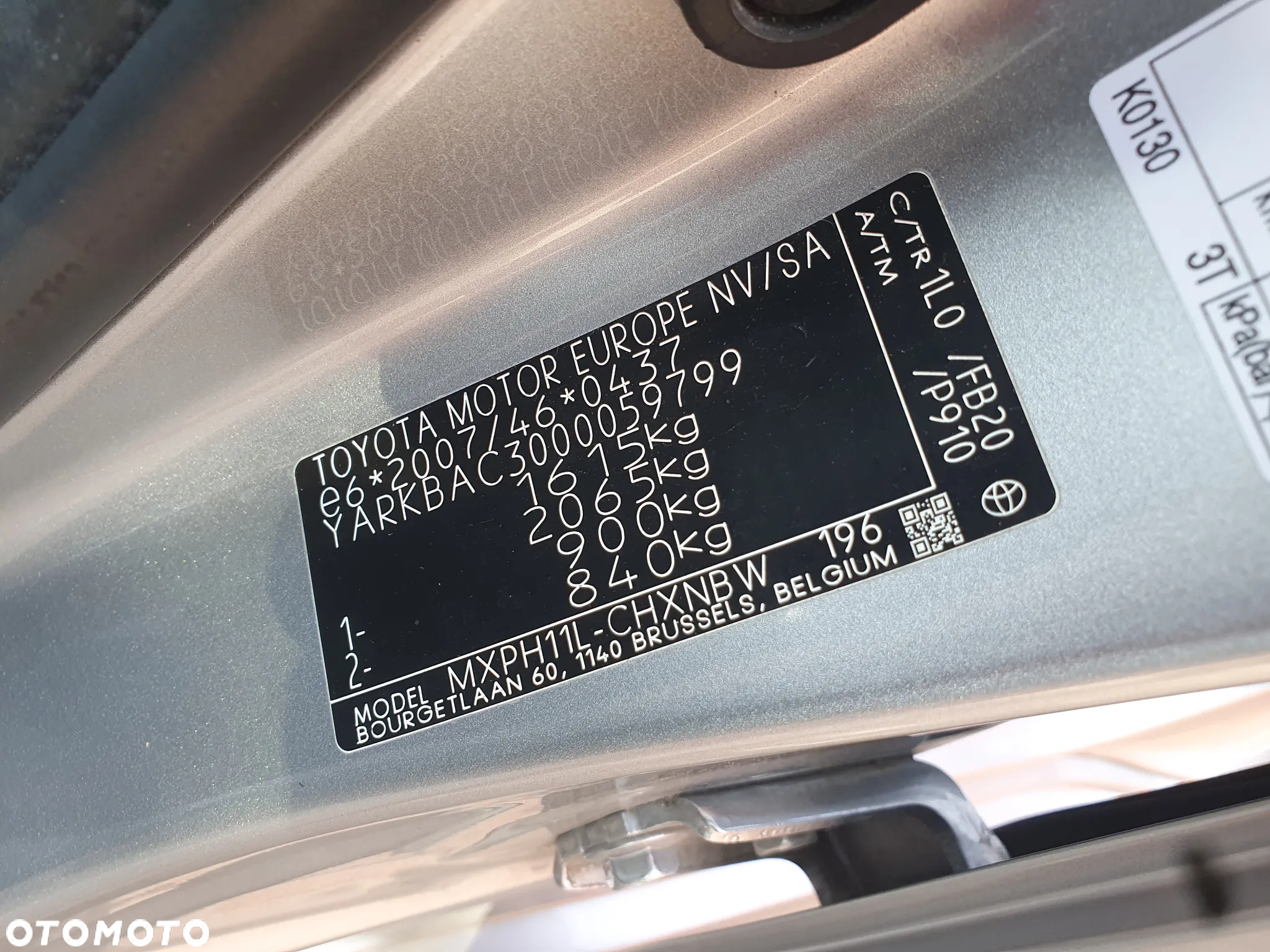 Toyota Yaris Hybrid 1.5 VVT-i Comfort mit Design Paket - 24