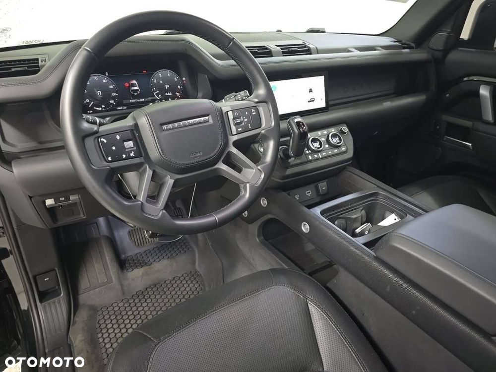Land Rover Defender - 11