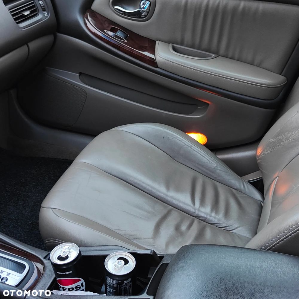 Nissan Maxima QX 3.0 - 3