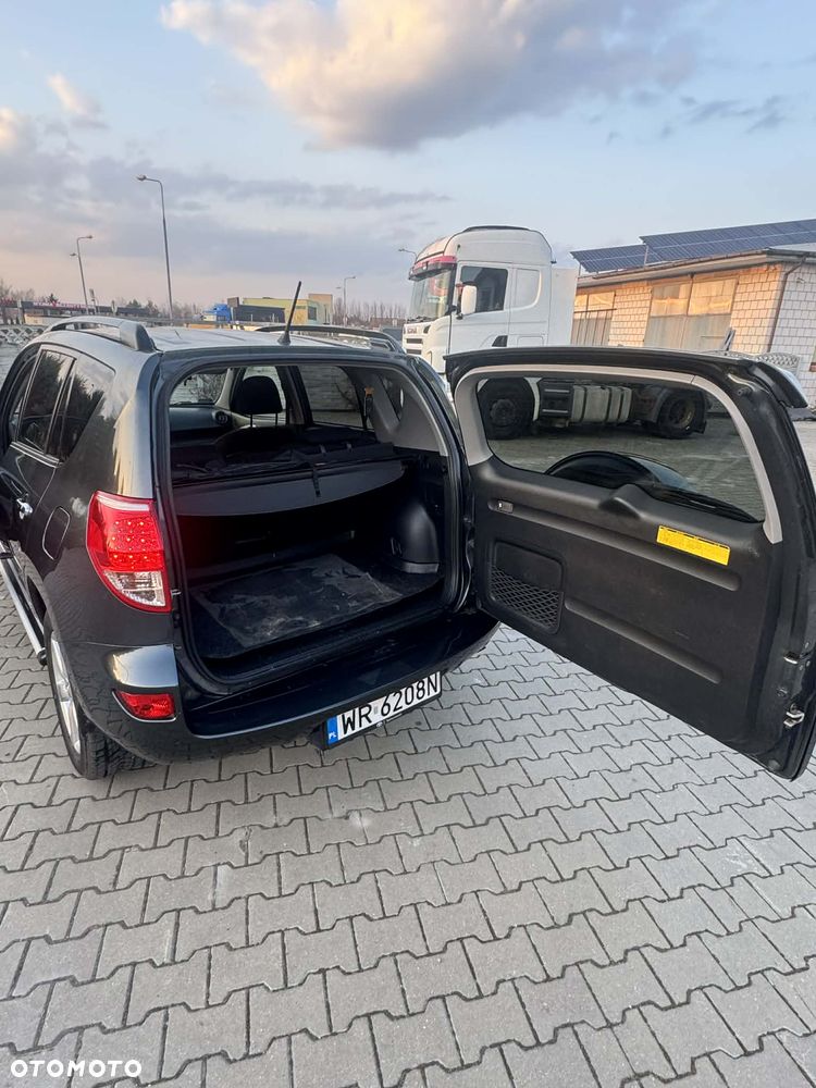 Toyota RAV4 2.2 D-4D Premium - 8