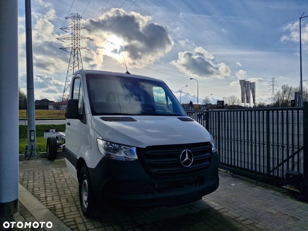 Mercedes-Benz Sprinter - 2