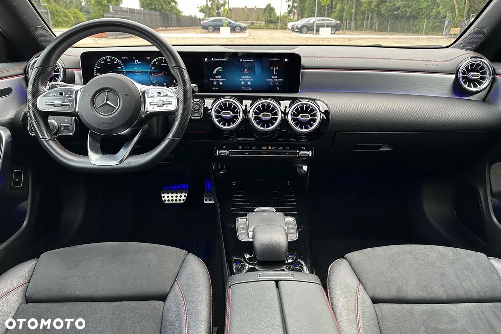 Mercedes-Benz CLA 200 AMG Line 7G-DCT - 13