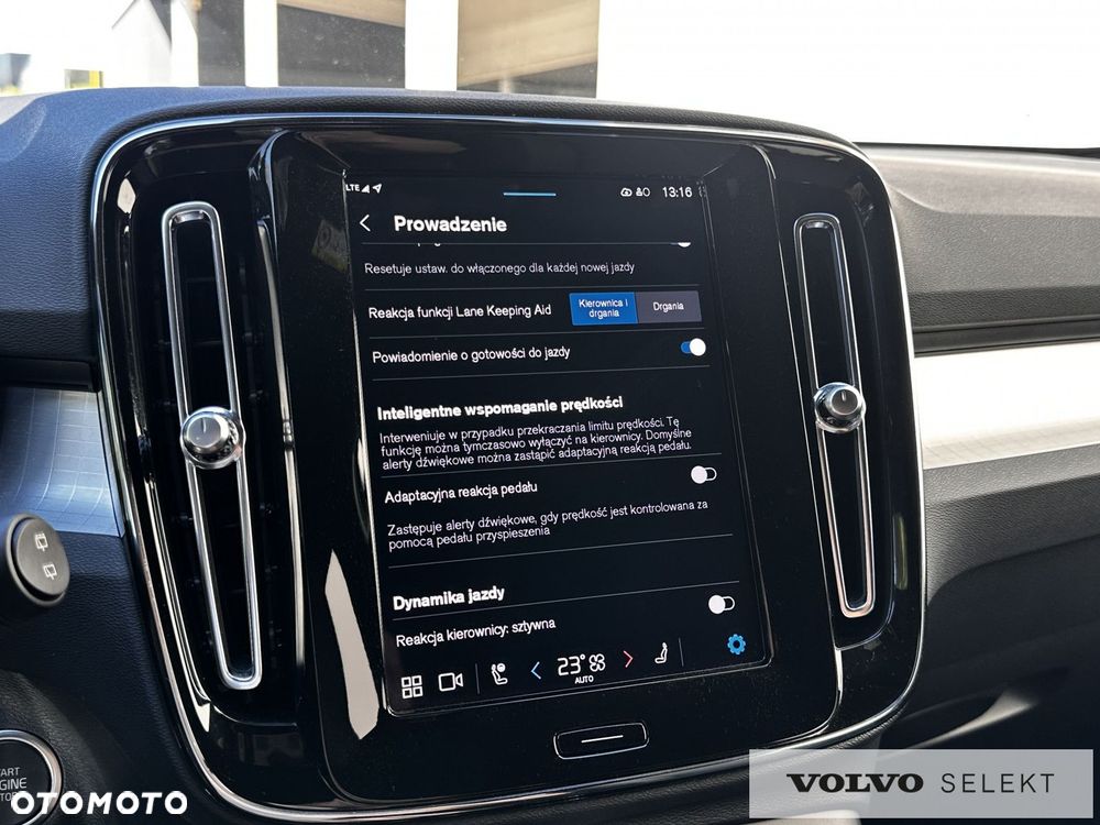Volvo XC 40 - 33