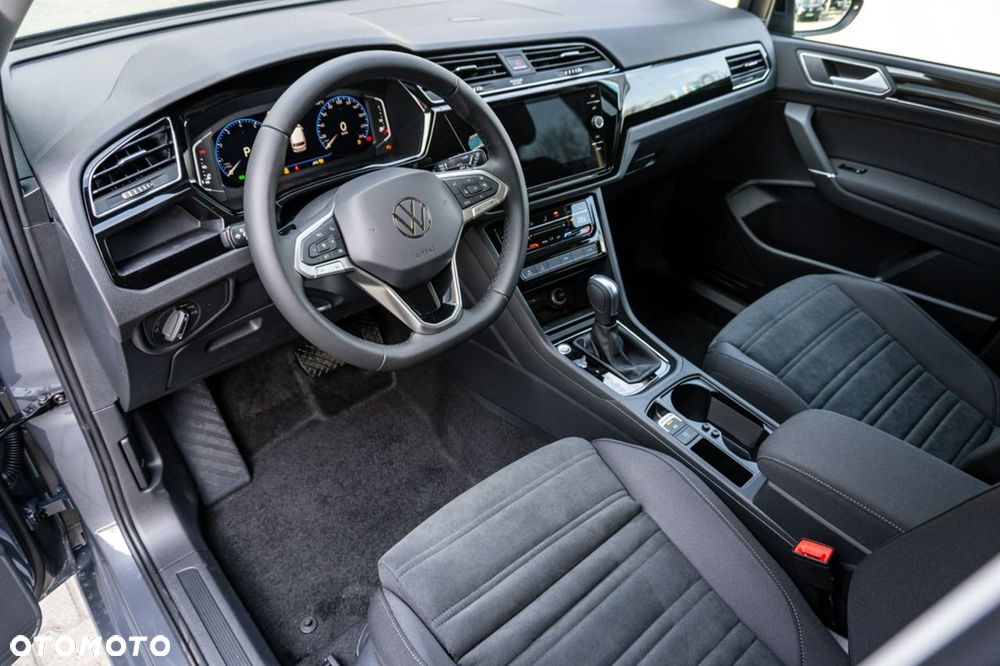 Volkswagen Touran - 20