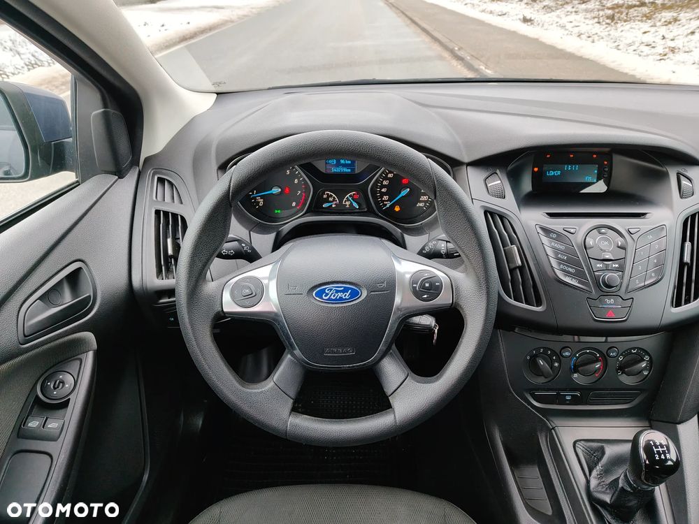 Ford Focus 1.6 Ambiente - 9