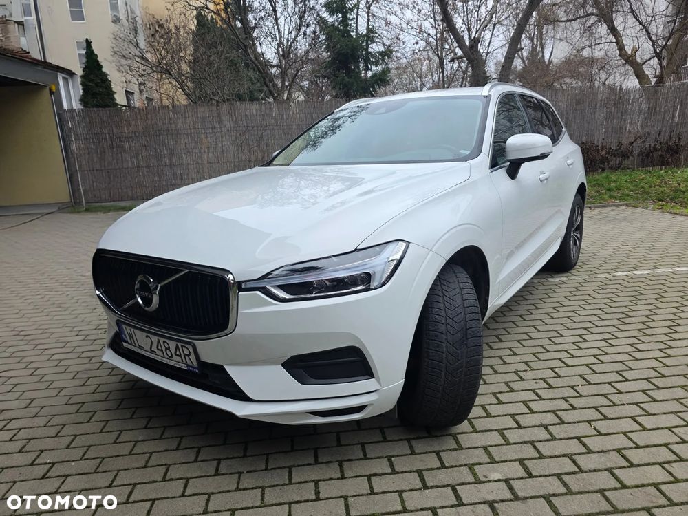 Volvo XC 60 T4 Momentum Pro - 1