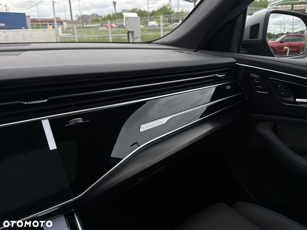 Audi RS Q8 - 23