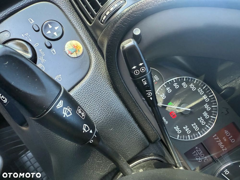 Mercedes-Benz Klasa C 180 Classic - 32