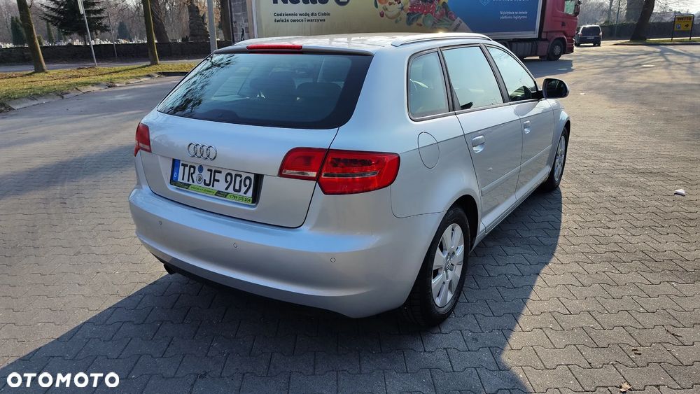 Audi A3 Sportback 1.6 TDI DPF Attraction - 10