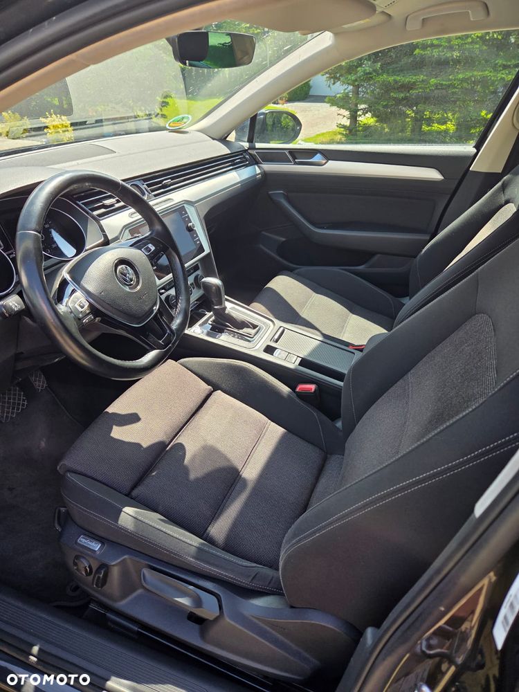 Volkswagen Passat 2.0 TDI SCR Comfortline DSG - 24