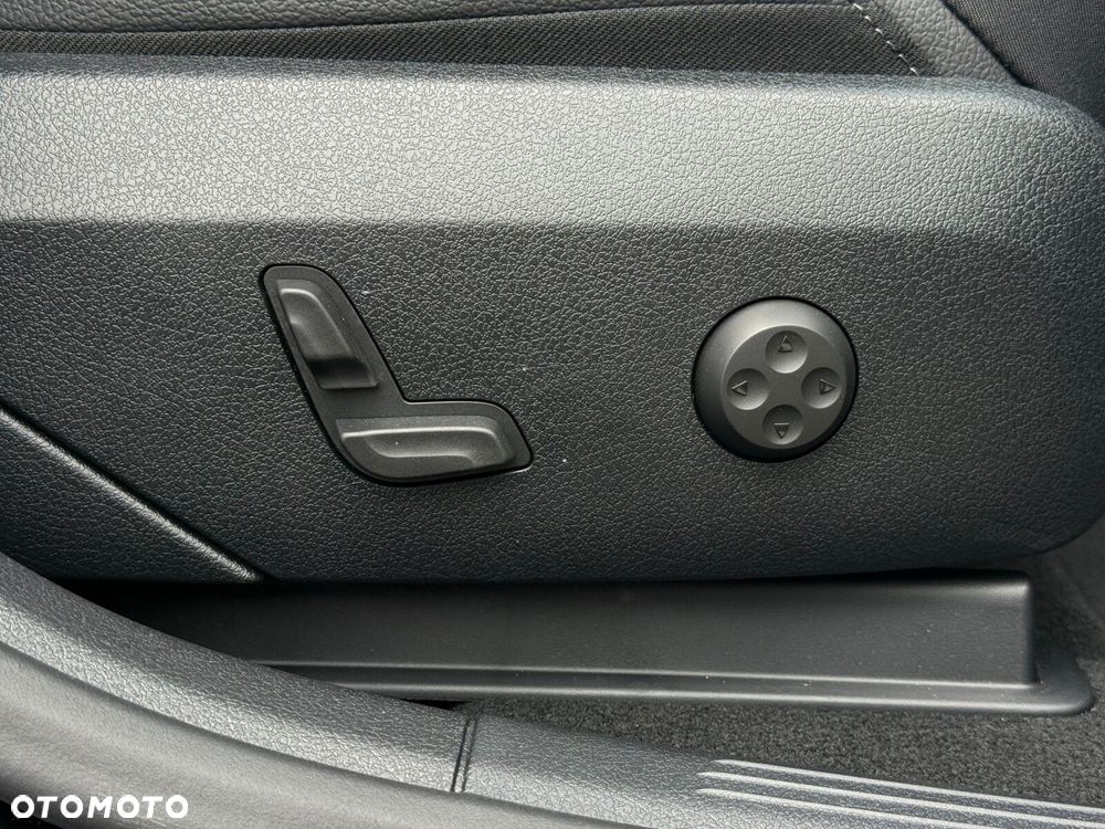 Mercedes-Benz GLC - 21