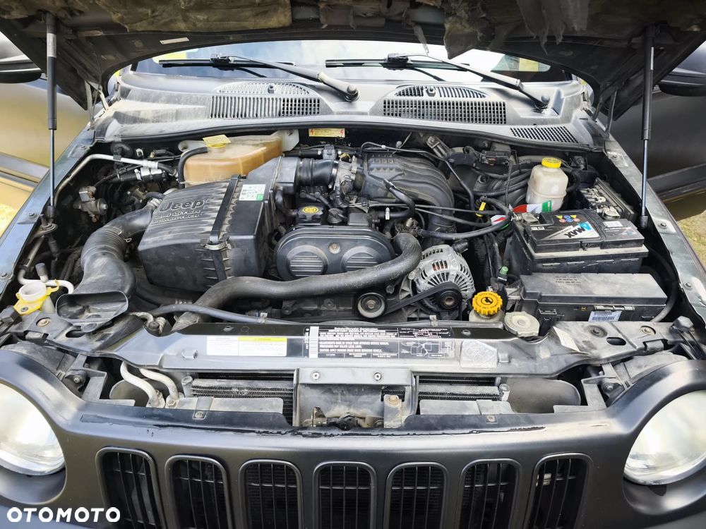 Jeep Cherokee 2.4 Sport - 6