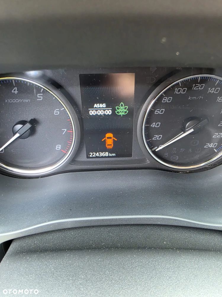 Mitsubishi Outlander 2.0 Instyle + 4WD CVT - 8