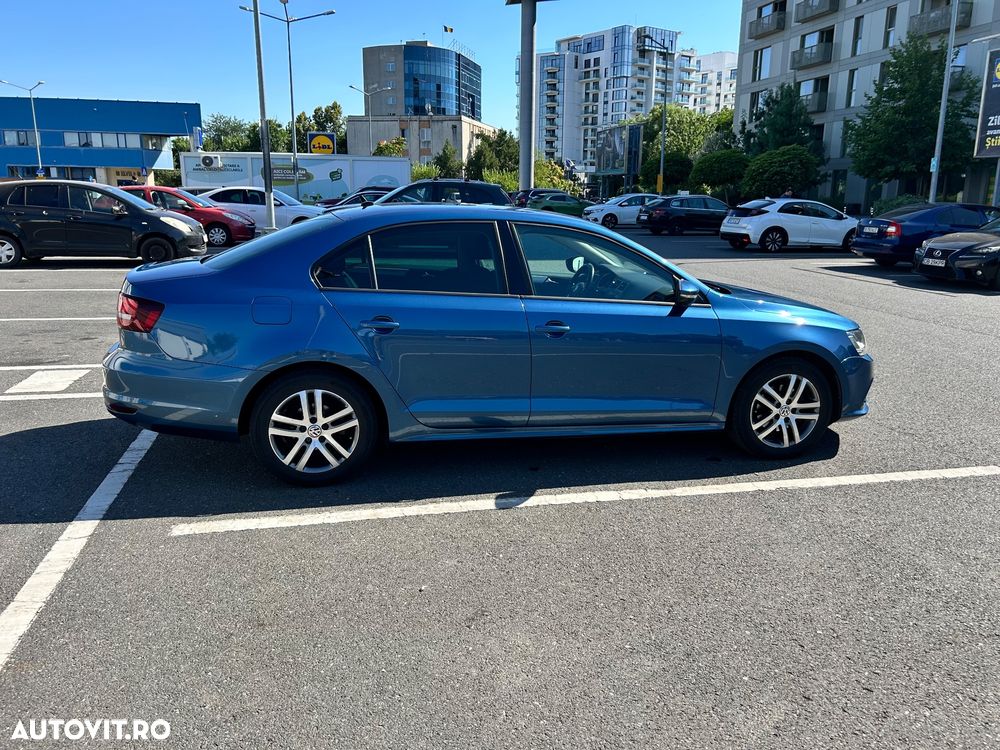 Volkswagen Jetta 2.0 TDI Comfortline - 2