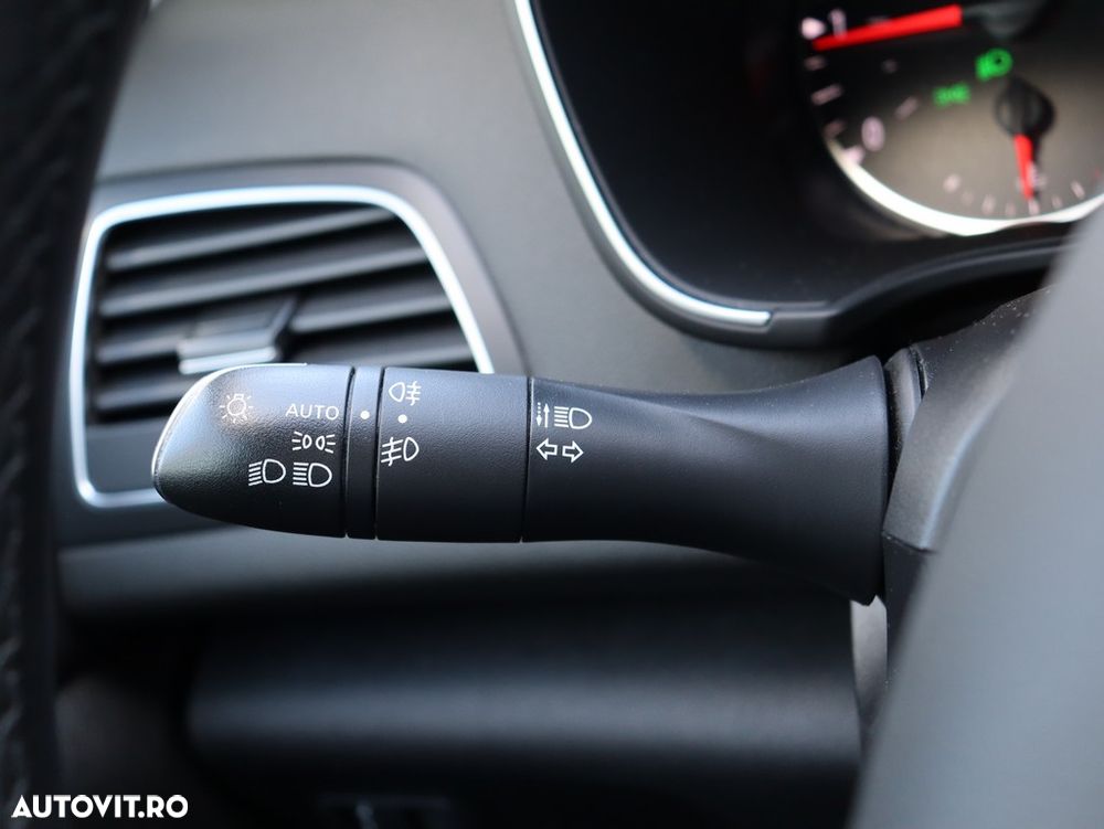 Renault Megane Blue dCi 116 Zen - 16