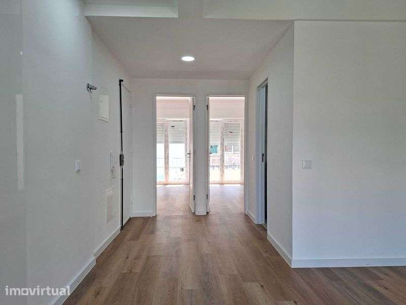 Apartamento T2 totalmente remodelado em Mem Martins - Grande imagem: 5/11