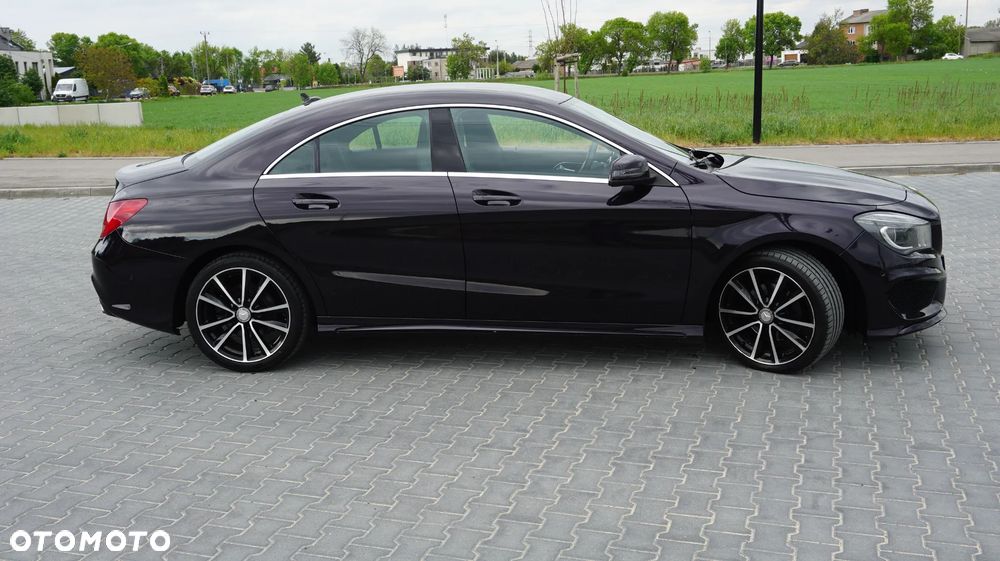 Mercedes-Benz CLA 180 AMG Line - 22