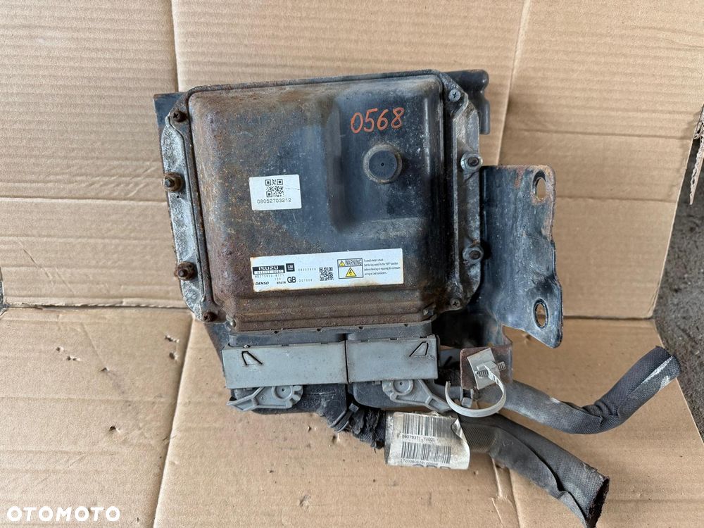 Komputer sterownik silnika Opel Zafira B 1.7 98053909 GB PIN