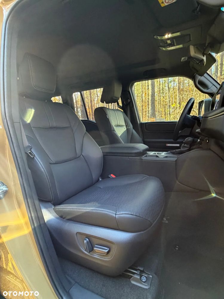 Toyota Land Cruiser - 13