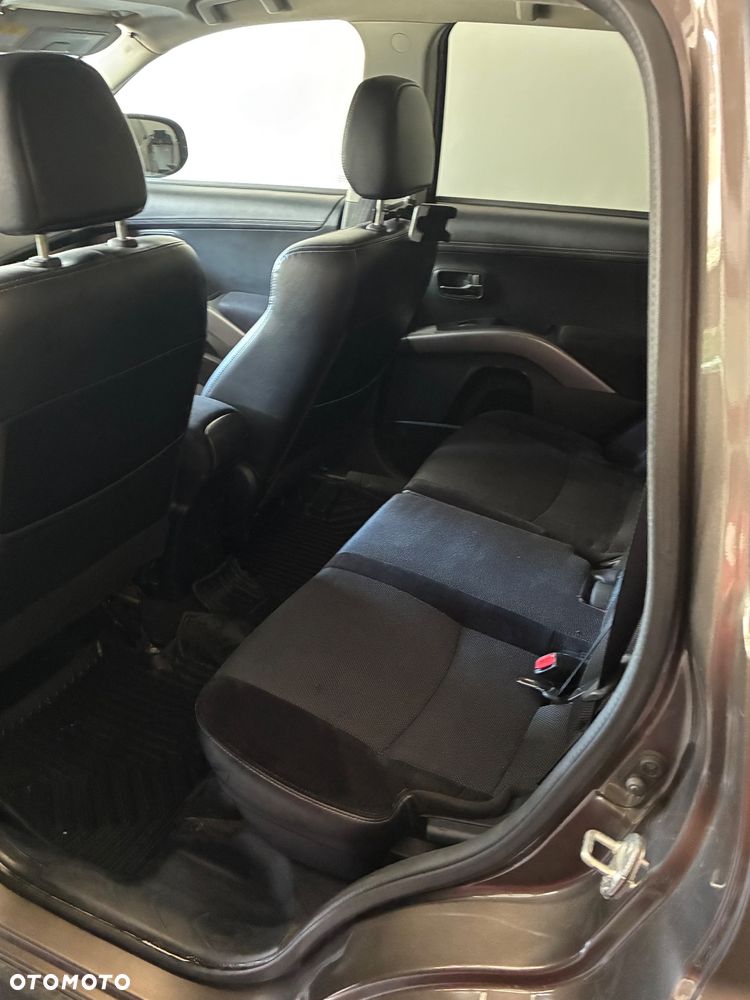 Mitsubishi Outlander - 17