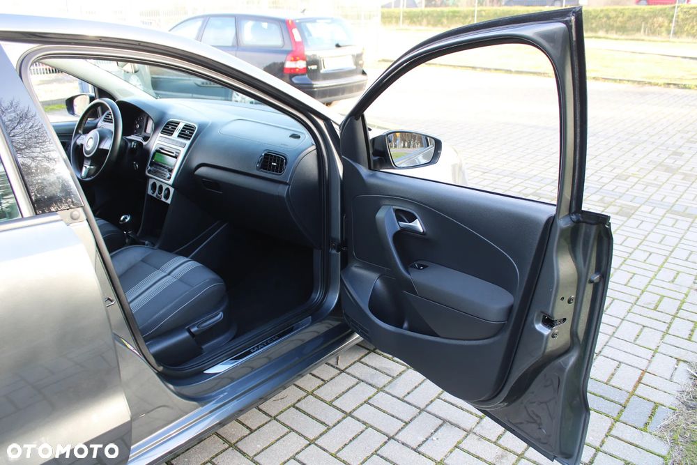Volkswagen Polo 1.2 TSI MATCH - 30