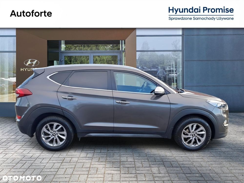 Hyundai Tucson 2.0 CRDI BlueDrive Style 2WD - 6