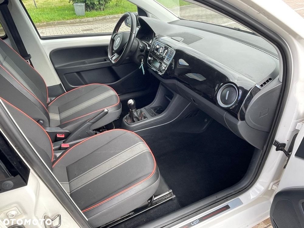 Volkswagen up! groove - 16