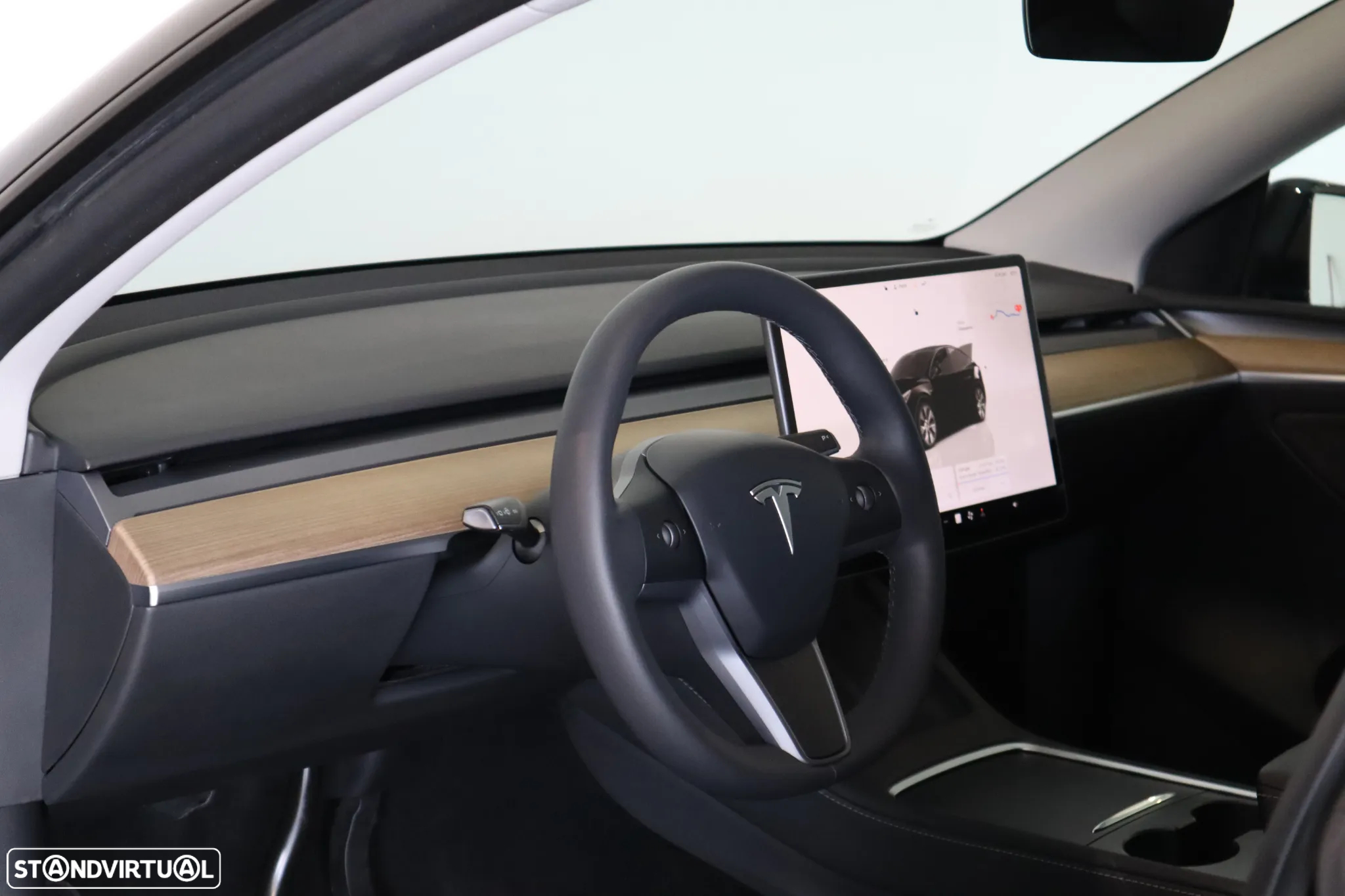 Tesla Model Y RWD - 16