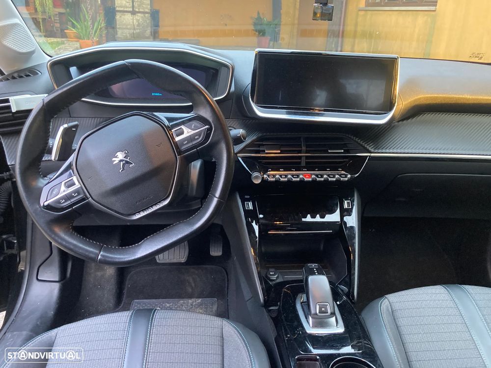 Peugeot 208 PureTech 100 EAT8 Allure - 5