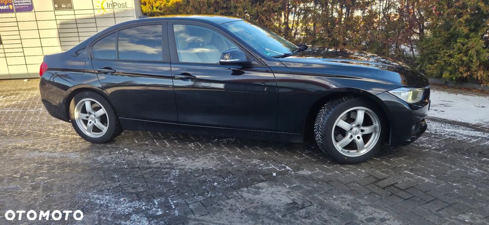 BMW Seria 3 325d Sport-Aut Luxury Line - 16